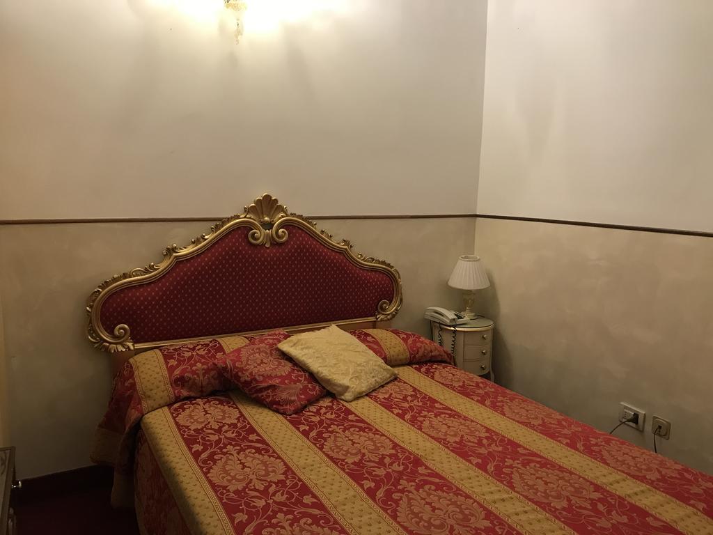 Residenza Ruga Giuffa Castello  Extérieur photo